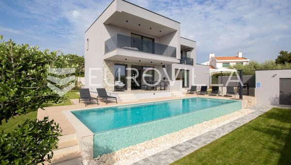 Istria, Liznjan - Alquiler a largo plazo de una villa moderna con piscina de 32 m², vistas al mar y a las islas