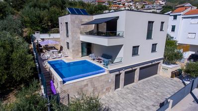 Split, Žrnovnica, vila s bazenom na mirnoj lokaciji