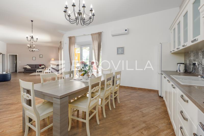 Svetvinčenat, To Moderne Villaer med Infinity Pools og Saunaer - En Etableret Turismeinvestering - 8