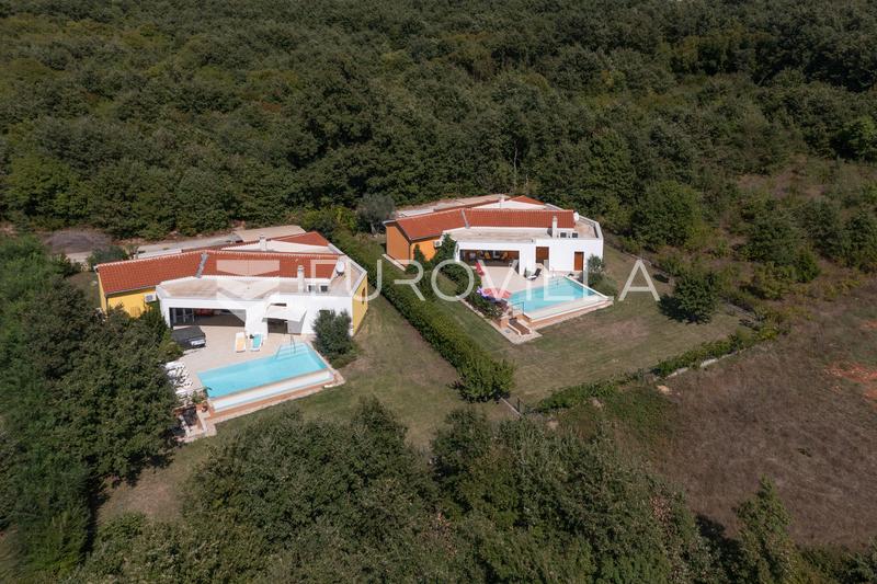 Svetvinčenat, To Moderne Villaer med Infinity Pools og Saunaer - En Etableret Turismeinvestering - 32