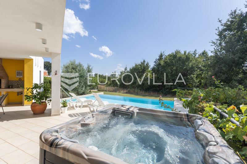 Svetvinčenat, To Moderne Villaer med Infinity Pools og Saunaer - En Etableret Turismeinvestering - 5