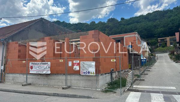 Požega'da, ikinci katta üç odalı daire