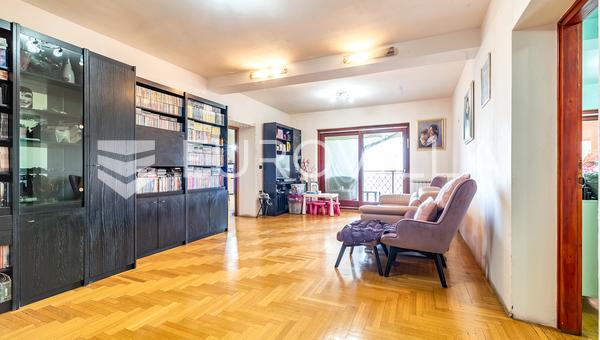 Samobor, obiteljska kuća 553 m² na građevinskoj parceli 6985 m² s pogledom na grad