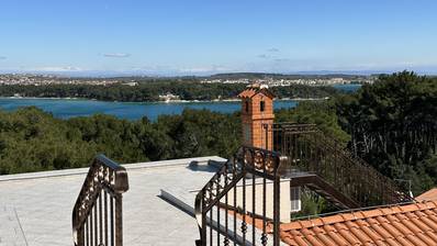Premantura, prekrasan penthaus 185 m² s panoramskim pogledom