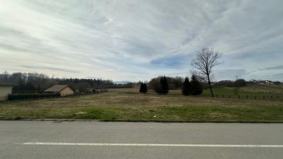 Požega, Varelovac, Stavební pozemek 6464 m² u hlavní silnice