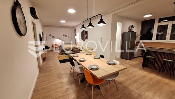 Zagreb, Petrova, prostran četversosobni stan 120 m²