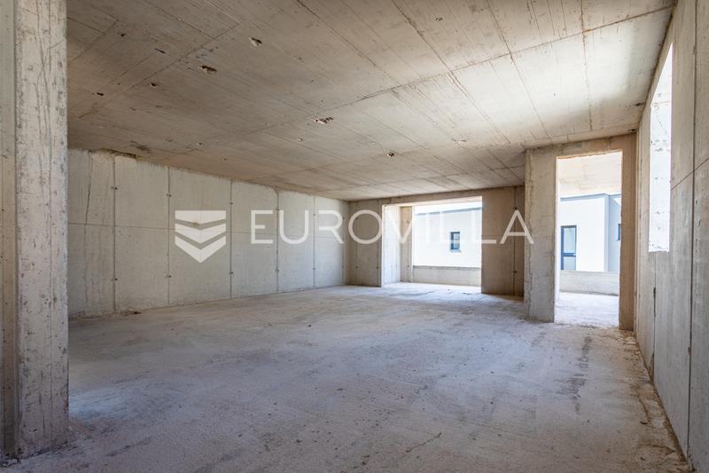 Makarska, appartamento bilocale con vista mare e ampia terrazza - 3