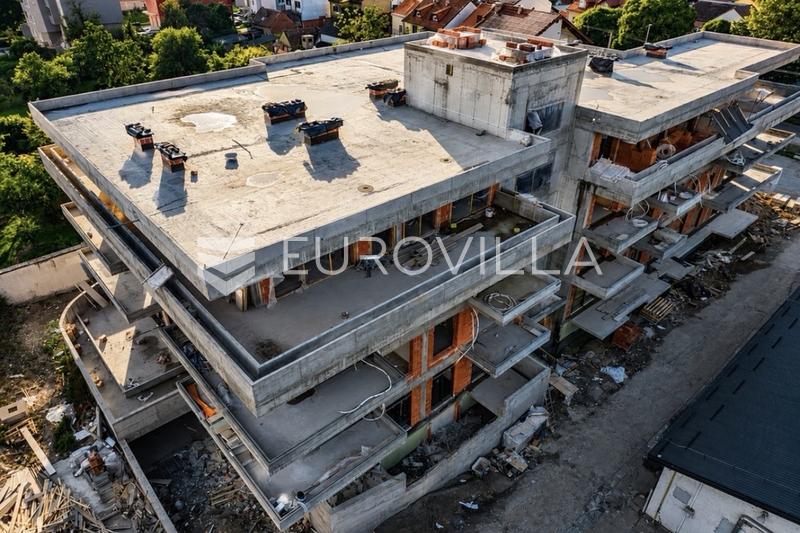Slavonski Brod, Strossmayerin katu - Ylellinen kaksio, 92 m², kolmas kerros - 7