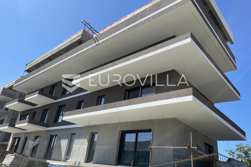 Slavonski Brod, Strossmayerstraat - Luxe tweekamerappartement, 92 m², derde verdieping - 8