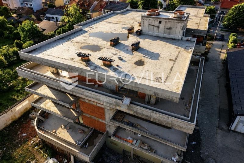 Slavonski Brod, Strossmayerin katu - Ylellinen kaksio, 92 m², kolmas kerros - 9