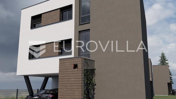 Osijek, Gornji Grad - Kentsel Bir Villada Modern Dört Odalı Daire