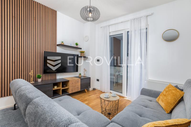 Pula, Monvidal, long-term rental of a three-bedroom, five-room, friendly apartment in a new building