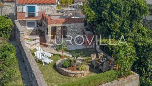 Crikvenica, stenhus med panoramautsikt över havet