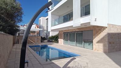 Krk, luksuslejlighed med swimmingpool, 113 m² NYBYGGERI