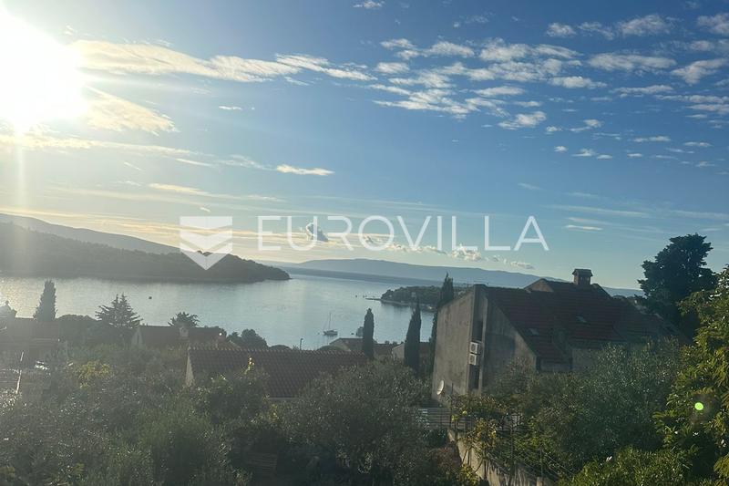 Cres, novogradnja s pogledom na more, 3s+db, 119,92 m2, parking