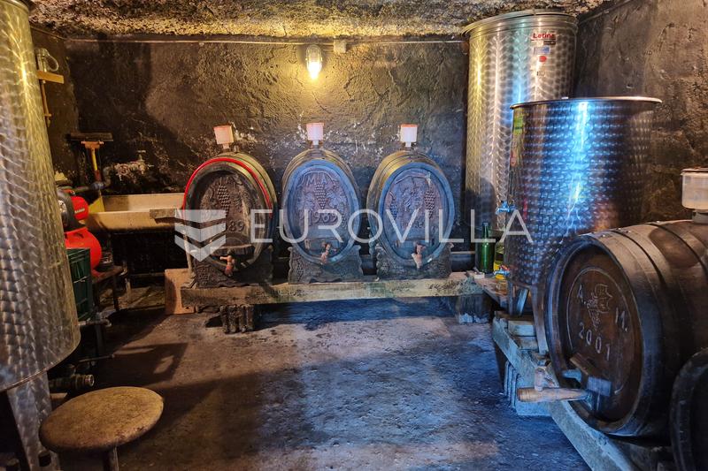 Gornji Kneginec, Varaždin Breg, vikendica s pogledom površine 74 m²