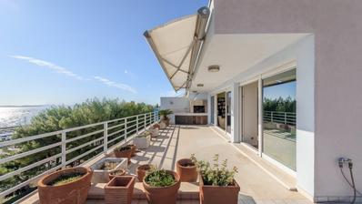 Split, Zenta, dvosoban penthouse, prvi red do mora s predivnim pogledom