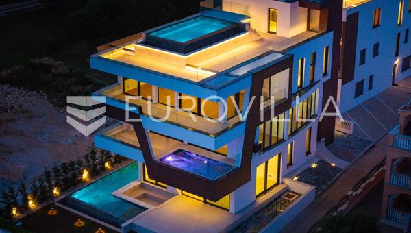 Zadar, Sukošan, první řada k moři - luxusní byt v prvním patře s bazénem a