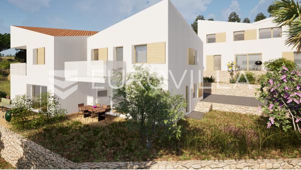 Cres, daire, 1 yatak odalı salon, geniş teras, bahçe ve deniz manzaralı