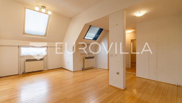 Varaždin, Centrum, rymlig trerumslägenhet på 82 m² med förtrollande utsikt