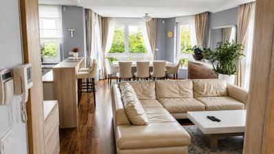 Zagreb, Gornji Bukovac, modern four-room apartment with terrace, loggia and two parking spaces