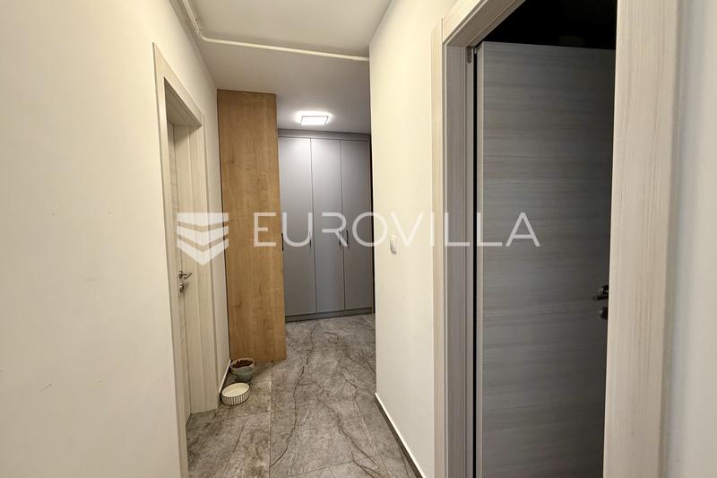 Ístria, Pula, aluguel de longa duração de um apartamento moderno em um novo edifício com vista para o mar e garagem - 4