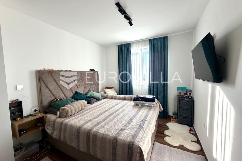 Ístria, Pula, aluguel de longa duração de um apartamento moderno em um novo edifício com vista para o mar e garagem - 12
