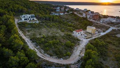 Zadar, Novigrad, atraktivno građevinsko zemljište 1400 m² od mora