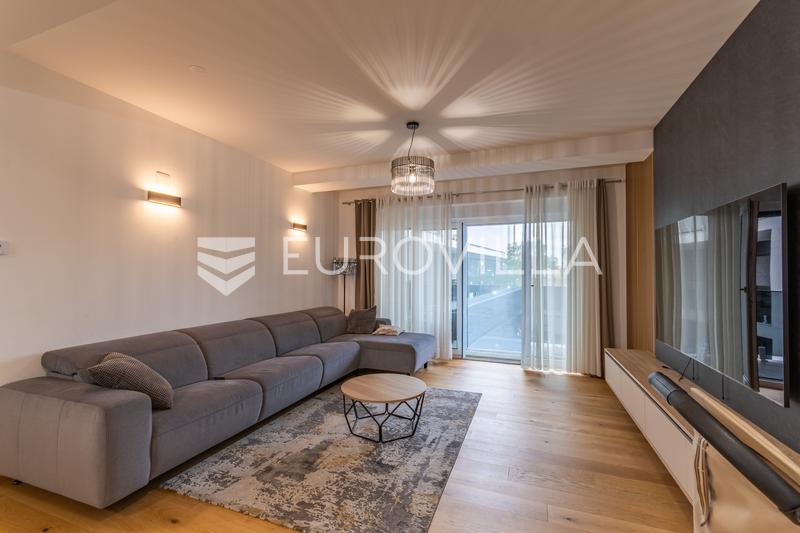 Varaždin, Kukuljevićeva - Moderne fireværelses lejlighed, 148,75 m², 2 parkeringspladser - 2