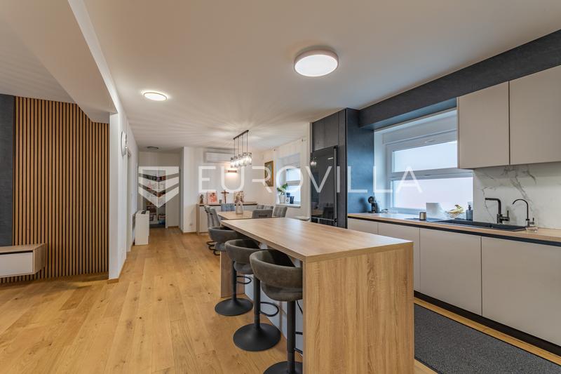 Varaždin, Kukuljevićeva - Moderne fireværelses lejlighed, 148,75 m², 2 parkeringspladser - 4