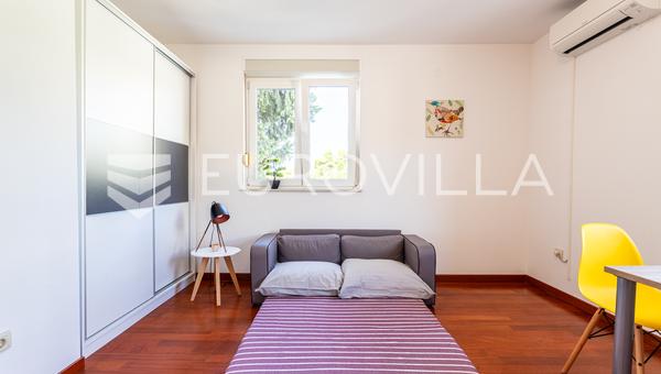 Split, Firule, ikinci katta eşyalı daire, uzun dönem kiralama için uygun