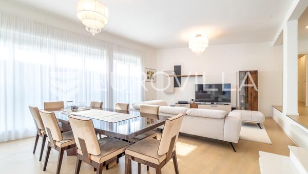 Zagreb, Sveti Duh, yeni bina, 175 m2 alana sahip, teraslı ve otoparklı üç odalı daire