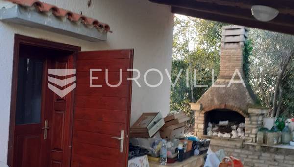Istria, Rovinj, terreno agrícola con estructura marcada, una oportunidad para el agroturismo.