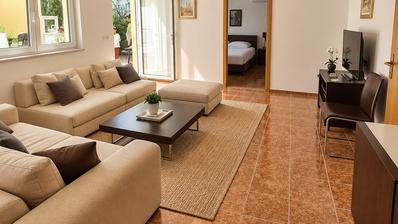 Crikvenica, Dramalj, à louer, spacieux appartement trois pièces 70 m², terrasse, parking