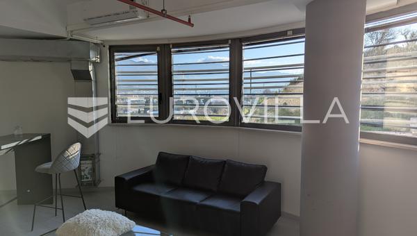 Split, Brda, erhvervslokale med et samlet areal på 518 m².