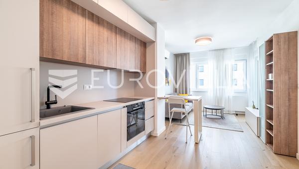 Zagreb, Vrbani, prekrasan dvosoban stan, parking, spremište 42 m²