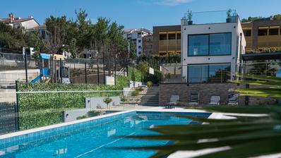 Reka, Kostrena, Paveki Vila z 2 apartmajema, 279 m²