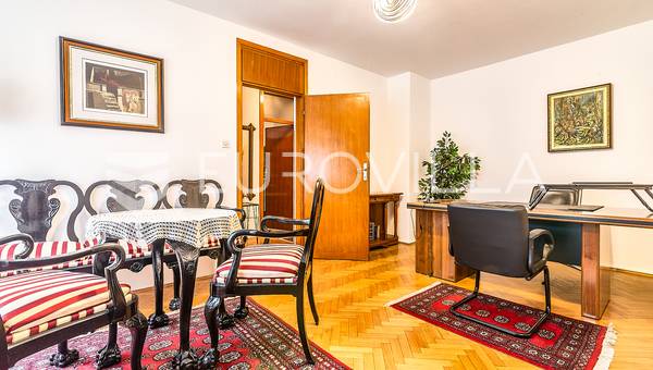 Zagreb, Kuhačeva, ured/poslovni prostor/stan 40 m² u visokom prizemlju