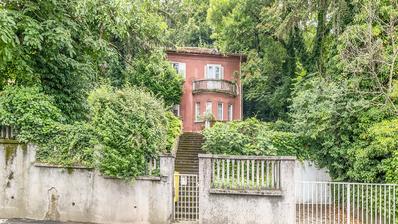 Zagreb, Mlinarska, smuk villa til renovering på en grund på 1.730 m²