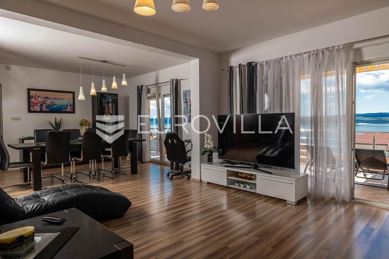 Dramalj, kuća s 6 apartmana, uhodan turistički najam, pogled na more