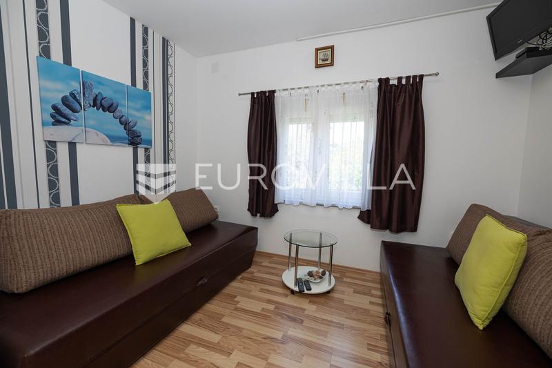 Dramalj, kuća s 6 apartmana, uhodan turistički najam, pogled na more