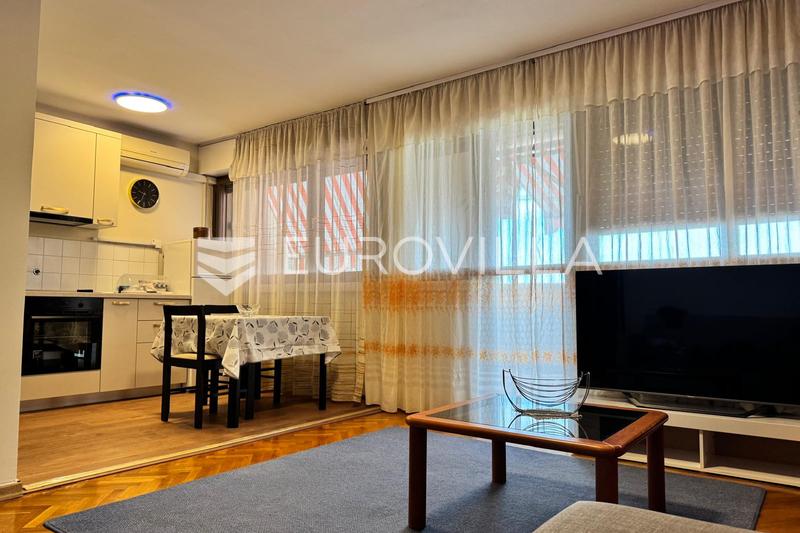 Split, Split 3, komfortable Einzimmerwohnung mit Meerblick - 2
