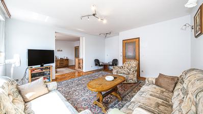 Zagreb, Trešnjevka, three bedroom apartment with a loggia and a garage parking space, 98.83 m²