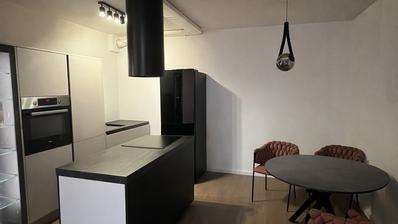Zagreb, Blato, belíssimo apartamento de dois quartos com 76 m² e vaga de garagem