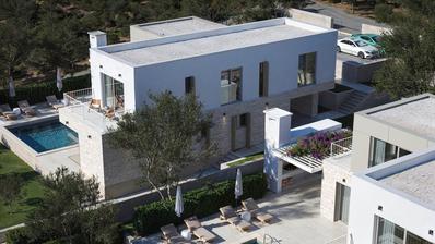 Brac, Supetar - parcela edificable con permiso para una villa con piscina