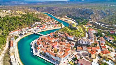 Zadar, Obrovac građevinsko zemljište uz rijeku Zrmanju