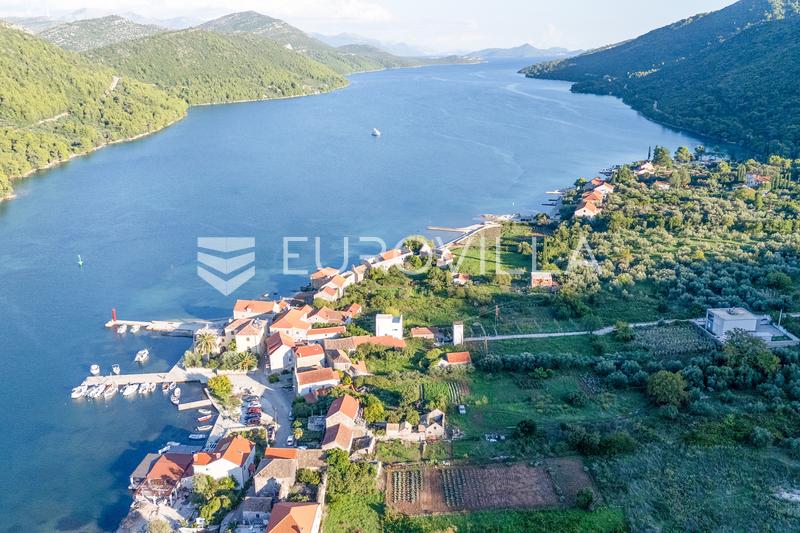 Pelješac, Broce, tradicionalna kamena kuća uz more - 6