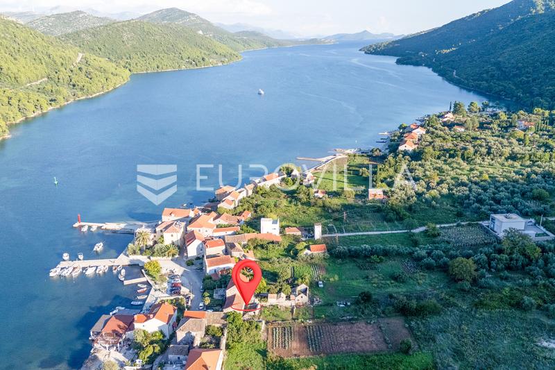 Pelješac, Broce, tradicionalna kamena kuća uz more - 5