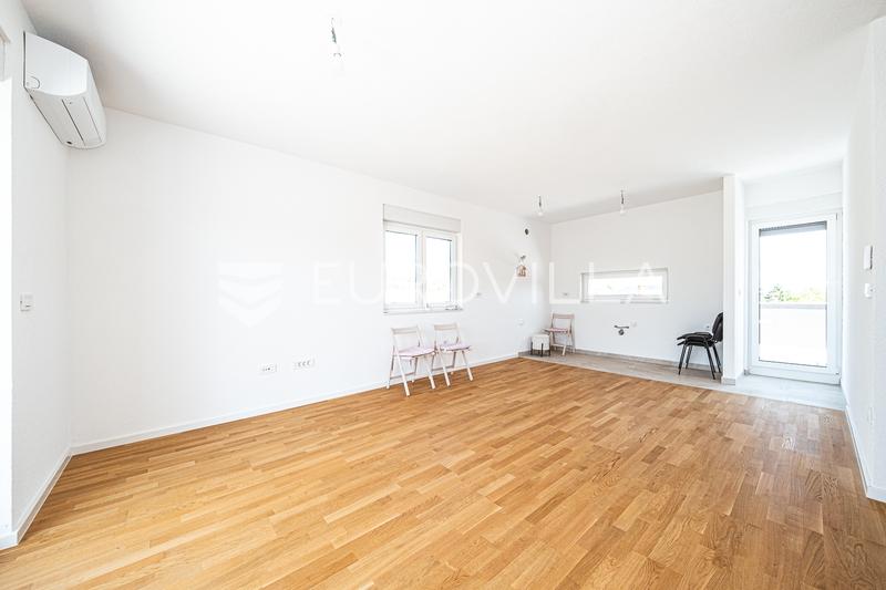 Samobor, Velika Rakovica, moderne Einzimmerwohnung mit geräumigen Terrassen, Garage und Parkplatz - 2