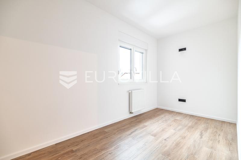 Zagreb, Vukomerec, treroms leilighet (to-roms), kontorlokale i et nytt bygg, 57 m², PARKERING - 4